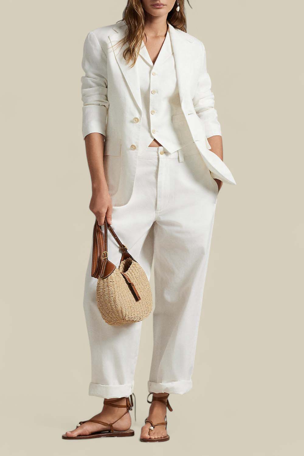 תמונת כל הלוק של בלייזר פשתן